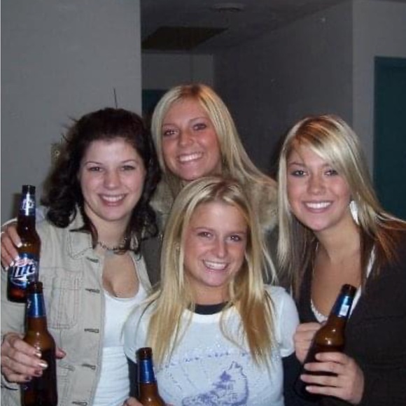 Meet your Posher, Amelia - Picture 10 of 13